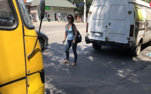 В Мариуполе переполненная маршрутка на ходу столкнулась с микроавтобусом (ФОТО)