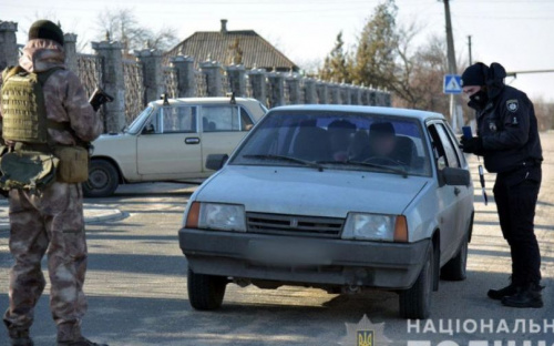 Правоохранители проверили около 600 человек вблизи Мариуполя