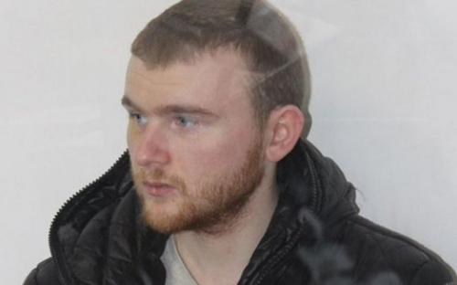 Подозреваемый в убийстве школьницы на Одесщине пытался перерезать себе горло в суде (18+)