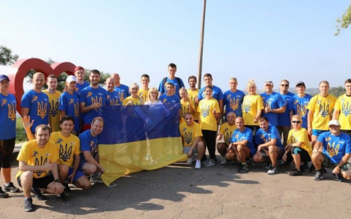 Металлурги в честь праздника подняли флаги и организовали спортивный забег