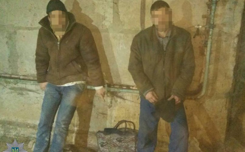Патрульные выявили в Мариуполе неисправимого рецидивиста (ФОТО)
