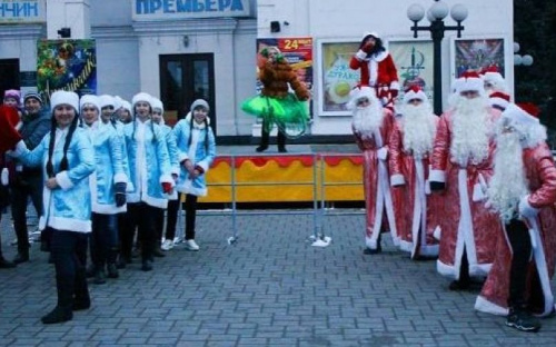 В Мариуполе сказочные персонажи сойдутся в «Баттле Дедов Морозов»