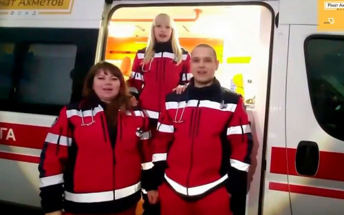 Спасти миллионы жизней: скорые Фонда Рината Ахметова помогают украинским врачам