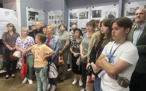 У Рівному відкрилася виставка грецької культурної спадщини Маріуполя