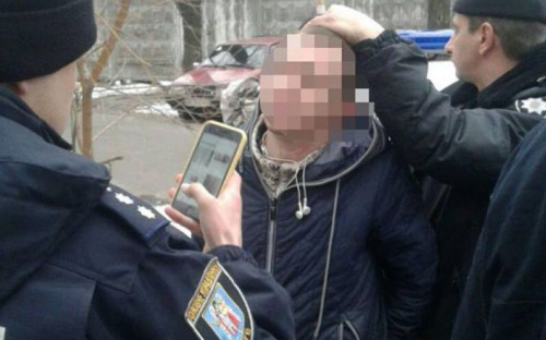 Мариупольский патрульный задержал грабителя, находясь в отпуске в Киеве (ФОТО)