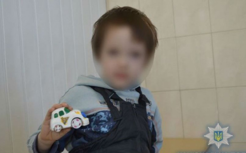 Грязь, алкоголь и оскорбления: на Донетчине дочь пожаловалась на родителей (ФОТО)