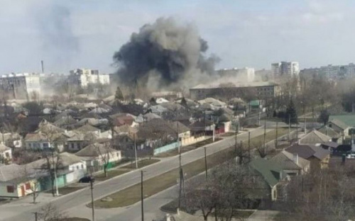 Большинство авиаударов по Мариуполю, похоже, наносится неуправляемыми бомбами – Минобороны Великобритании