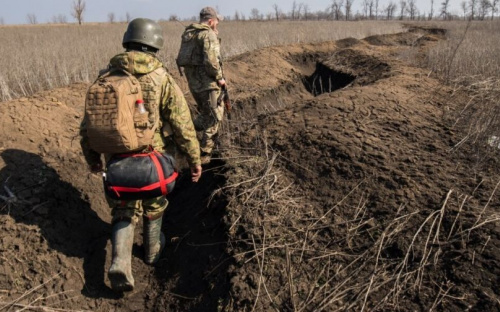 На Донбассе ранен украинский боец. Вблизи Мариуполя боевики стреляли из гранатометов и пулеметов