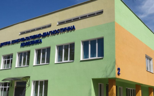 Гройсман в Мариуполе принял участие в открытии современной поликлиники для детей (ФОТО+ВИДЕО)