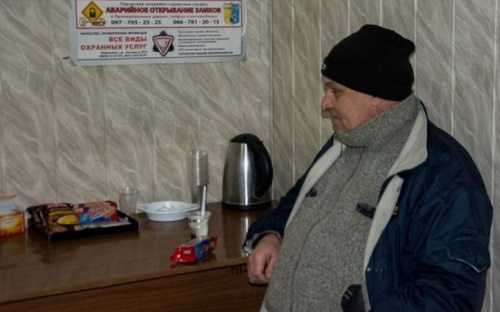Больше 150 мариупольцев бесплатно одели и накормили в пунктах обогрева (ФОТО)