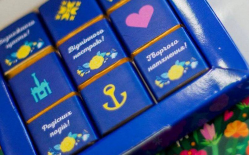 Что увозят из Мариуполя дипломаты, еврокомиссары и гости города (ФОТО)