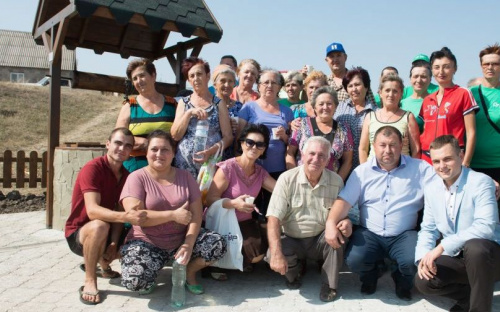 В мариупольской Сартане появился бесплатный источник питьевой воды (ФОТО)