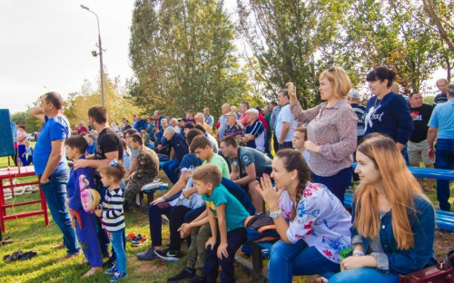 Концерт и борьба: как мариупольская Сартана отметила День поселка (ФОТО)