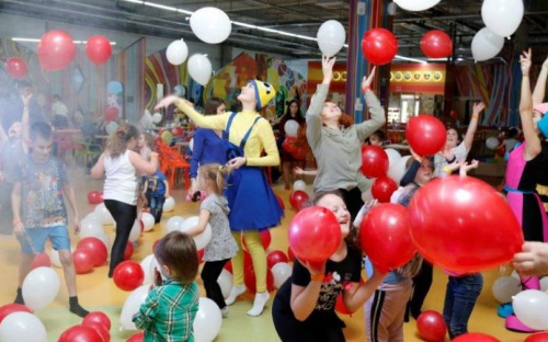 На ММКИ продолжают праздновать день рождения (ФОТО)