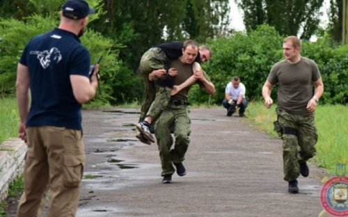 Полиция провела в Мариуполе закрытое соревнование по спортивному многоборью (ФОТО+ВИДЕО)