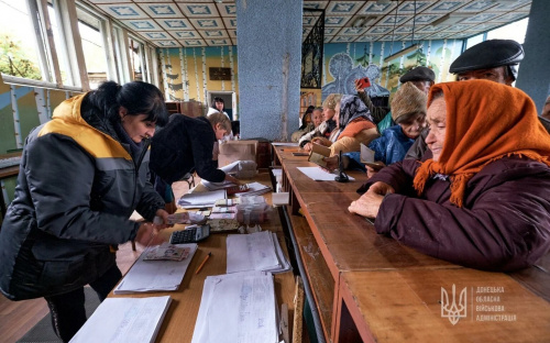 Соцвиплати за підтримки ЄС: як жителі Донеччини отримують пенсії під час війни