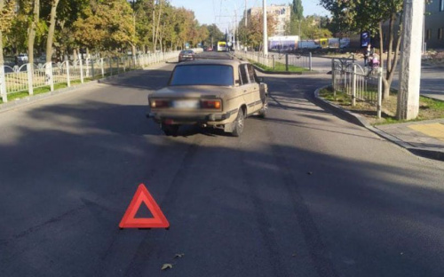 На «зебре» под колесами: в Мариуполе сбили женщину