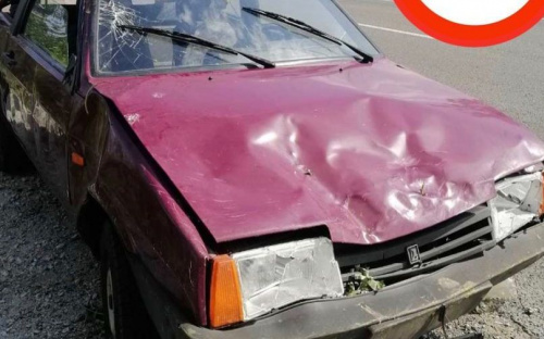 На мариупольской трассе перевернулся автомобиль