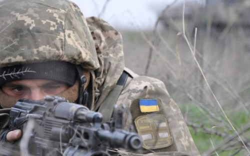 Неделя на Донбассе началась с обстрелов: ранен боец ВСУ
