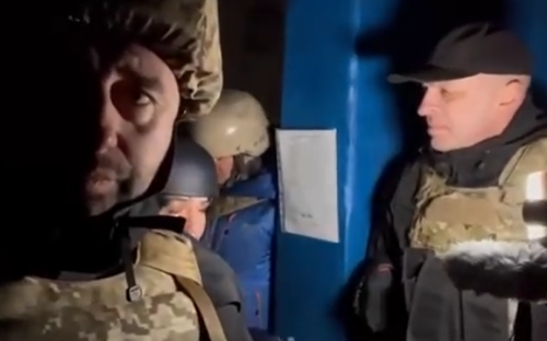 Украинские нардепы и иностранные журналисты попали под обстрел на Донбассе (ВИДЕО)