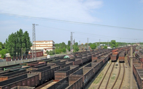 Промпредприятия Донбасса держат вагоны по двое суток - ДЖД