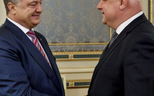 Порошенко предлагает странам ЕС «усыновить» города Донбасса
