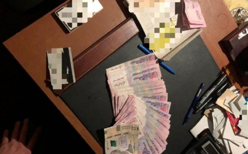 Услуги «с клубничкой»: на Донетчине гостиницу превратили в бордель (ФОТО)