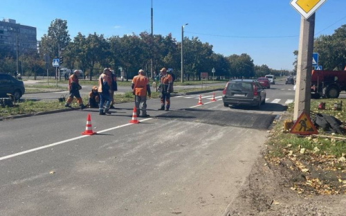 Восемь «лежачих полицейских» появятся на аварийно-опасной дороге в Мариуполе