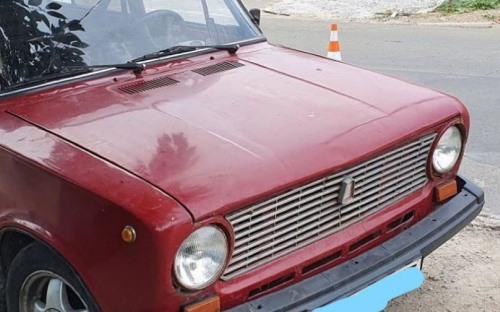 В Мариуполе две женщины попали под колеса автомобиля