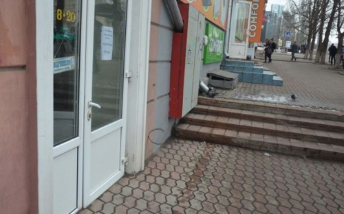 С начала года в Мариуполе с фасадов убрали 116 рекламных конструкций (ФОТО)