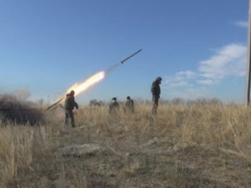 Окрестности Мариуполя обстреляли из «Градов» и танка 