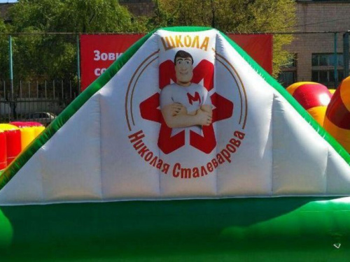 По стопам школьников: в Мариуполе провели соревнования для первокурсников (ВИДЕО)