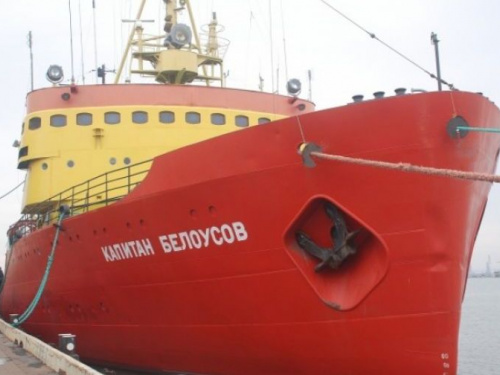 В Мариуполе единственный украинский ледокол готовят к ледовой кампании (ФОТО)