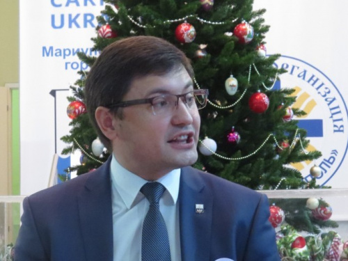 Мэр Мариуполя подарил детям сказку (ФОТО+ВИДЕО)