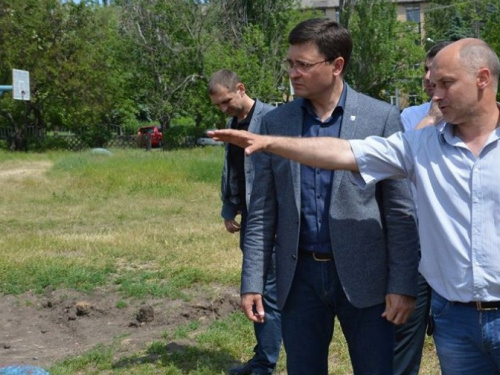 В Мариуполе за семь миллионов появятся новые футбольные поля (ФОТО)