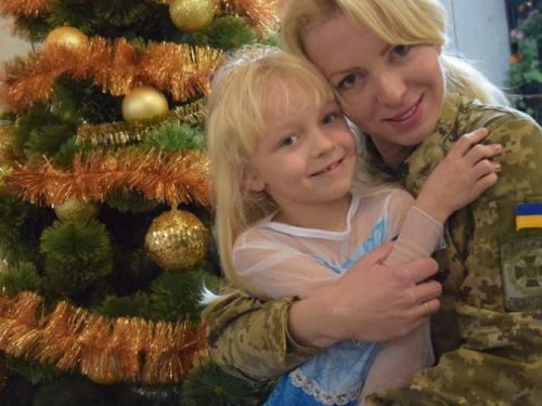 В Мариуполе детям военнослужащих подарили новогодний праздник (ФОТО)