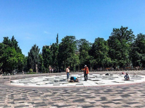 В центре Мариуполя не работает фонтан (ФОТОФАКТ)