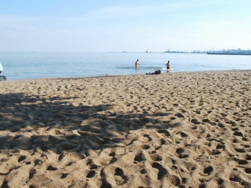 В Мариуполе выявили вирусное загрязнение морской воды