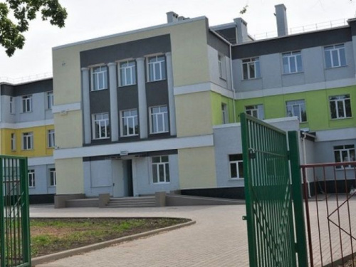 В мариупольском поселке школу за 38,5 миллионов гривен превратили в детский сад (ФОТО)