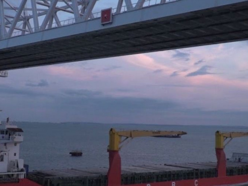 Вход в Азовское море через Керченский пролив разблокирован после вооруженного инцидента?