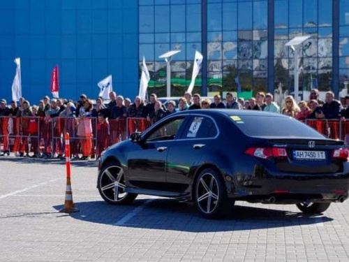Заводи мотор: в День автомобилиста в Мариуполе проведут ралли и фигурный пилотаж