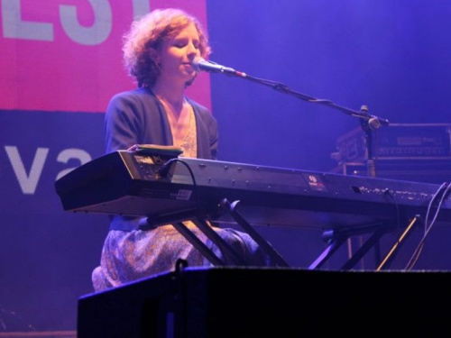 Пронзительная Алина Орлова согрела сердца мариупольцев на ГогольFest`е
