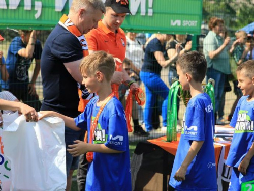 «Давай, играй!»: в Мариуполе прошел финал Школьной футбольной лиги от ФК «Шахтер» (ФОТО)