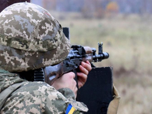 Сутки в ООС: 18 обстрелов и потери украинских военных