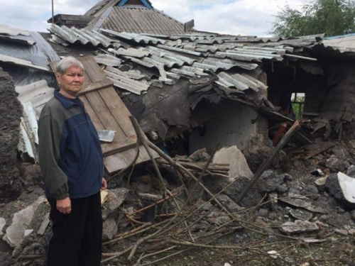 В сети опубликованы фото последствий  нового обстрела домов в Авдеевке (ФОТО)