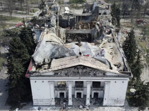 "Осколок зупинився недалеко від серця": історії оборонців Маріуполя три роки потому