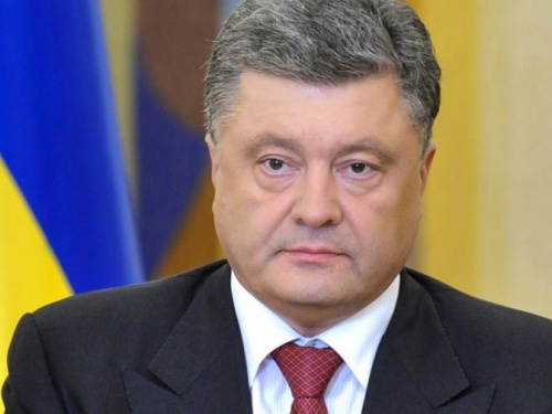 Порошенко обвинил организаторов блокады Донбасса в отсрочке транша МВФ