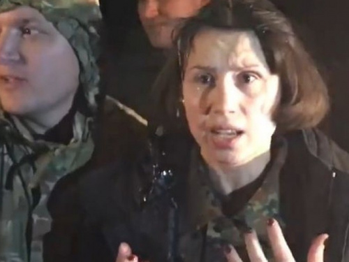 Блокировщики отомстили Черновол: в лицо нардепа полетели яйца (ВИДЕО)