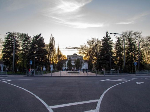 Мариупольцам предлагают выбрать «лицо» контакт-центра (ФОТО)