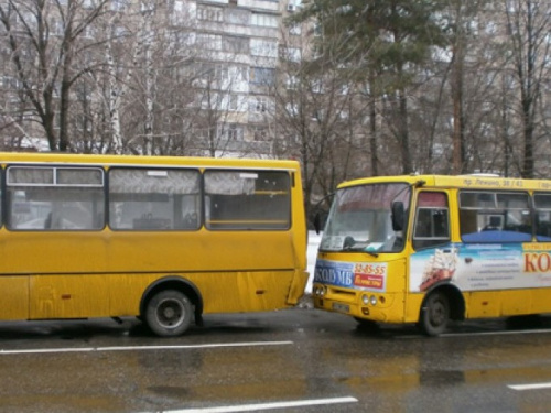 Частные перевозчики в Мариуполе не хотят получать компенсацию за перевозку льготников